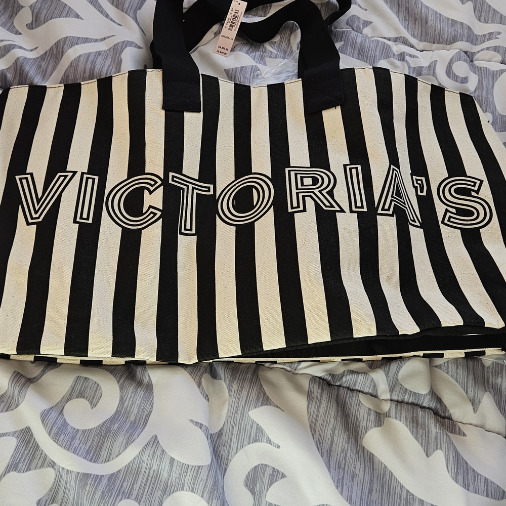 Victoria Secret Bold Black and White Tote